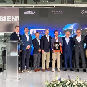 Camiones Rivera inaugura nueva sucursal en Toluca como distribuidor autorizado de Freightliner y Mercedes-Benz Autobuses