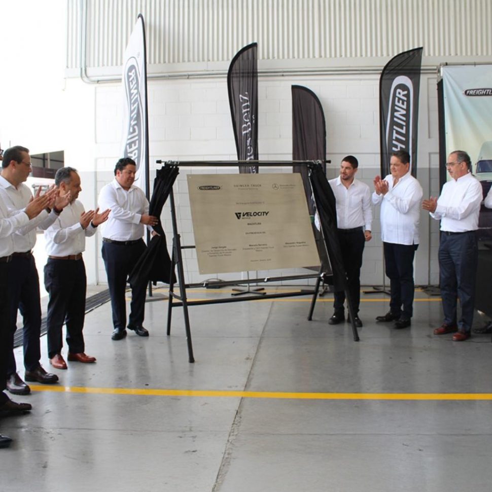 Expande Velocity su presencia en Mazatlán como distribuidor autorizado de Freightliner y Mercedes-Benz Autobuses